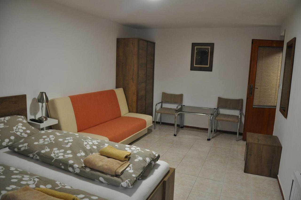 Penzion Kimex Znojmo Bagian luar foto