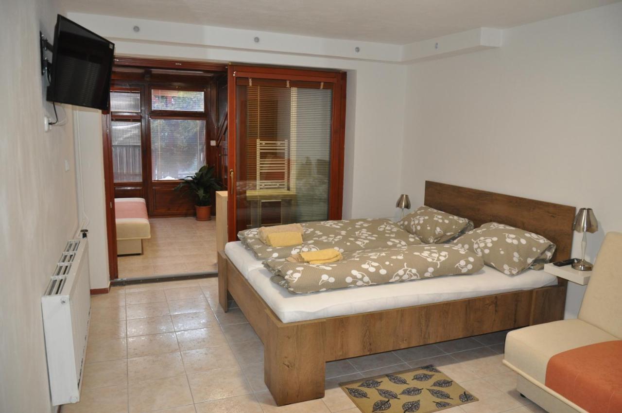 Penzion Kimex Znojmo Bagian luar foto